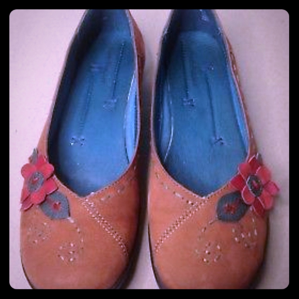 Hush Puppies Brown Shoes with Flowers